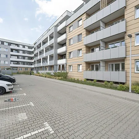 Апартаменты Bright Two Bedroom In With Air Conditioning And Parking By Renters *