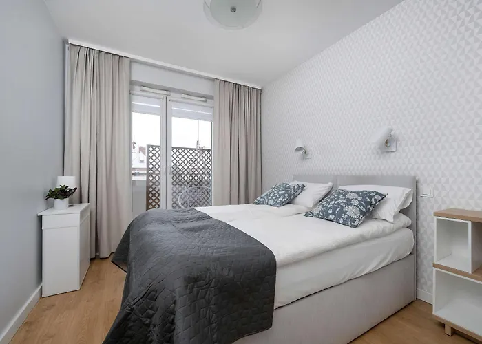 Bright Two Bedroom In With Air Conditioning And Parking By Renters Апартаменты