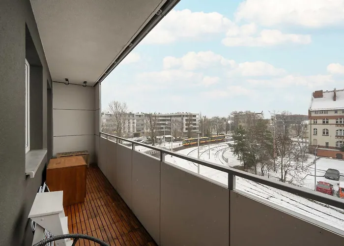 Апартаменты Bright Two Bedroom In With Air Conditioning And Parking By Renters *