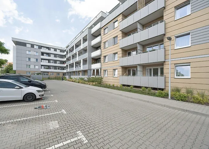 Апартаменты Bright Two Bedroom In With Air Conditioning And Parking By Renters *