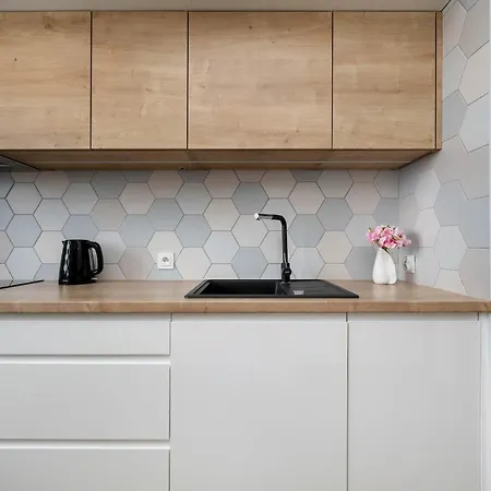 Bright Two Bedroom In With Air Conditioning And Parking By Renters * Wroclaw