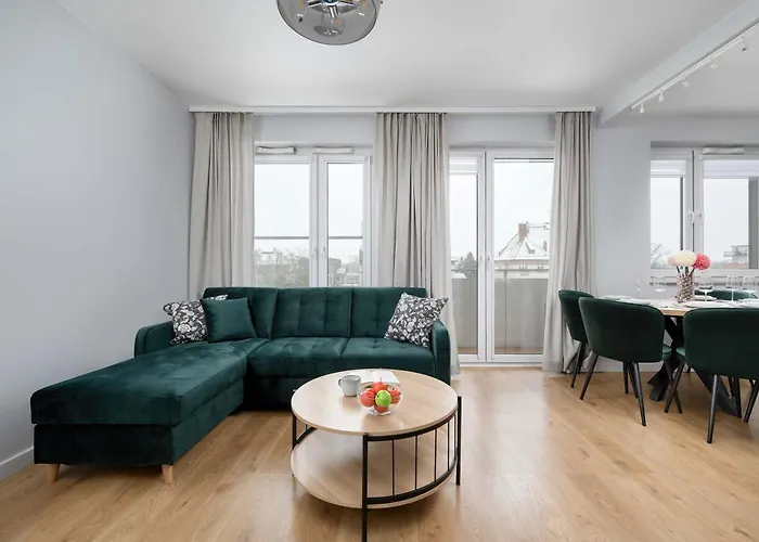 Bright Two Bedroom In With Air Conditioning And Parking By Renters *