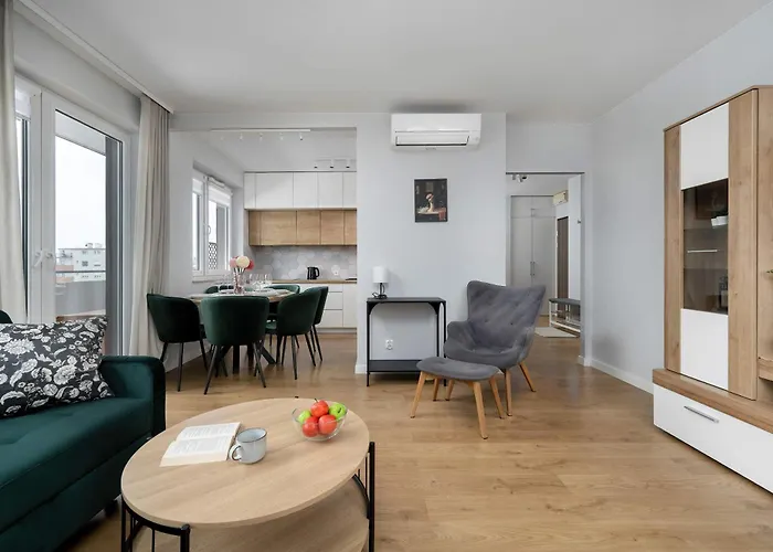 Διαμέρισμα Bright Two Bedroom In With Air Conditioning And Parking By Renters *